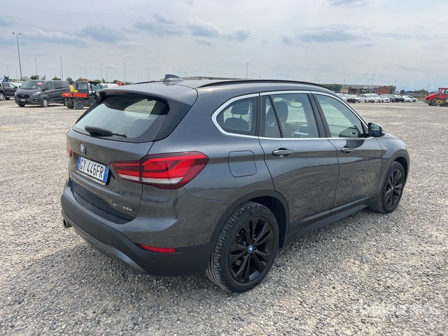 2022 BMW X1 Hybrid xDrive 25e Automobile - سيارة: صور 4 2022 BMW X1 Hybrid xDrive 25e Automobile - سيارة: صور 4