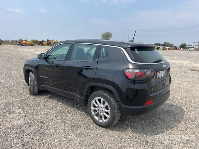 2023 Jeep Compass SP 1.5 SUV - سيارة دفع رباعي: صور 4 2023 Jeep Compass SP 1.5 SUV - سيارة دفع رباعي: صور 4