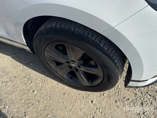 2023 Land Rover Velar 2.0 D I4 204 R-DYNAMIC S 4WD AUTO SUV - سيارة دفع رباعي: صور 5 2023 Land Rover Velar 2.0 D I4 204 R-DYNAMIC S 4WD AUTO SUV - سيارة دفع رباعي: صور 5