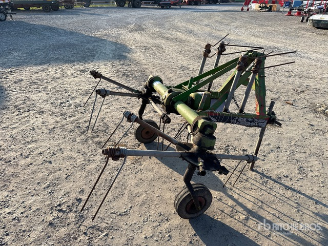 Ceccato Hay Rake - لمّامَة القش: صور 1 Ceccato Hay Rake - لمّامَة القش: صور 1