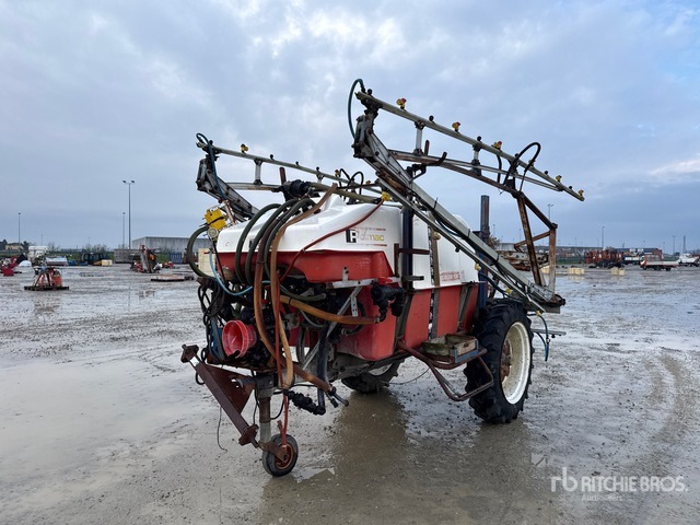Polmac 1500 Pull-Type Sprayer - آلة الرش المقطورة: صور 1 Polmac 1500 Pull-Type Sprayer - آلة الرش المقطورة: صور 1