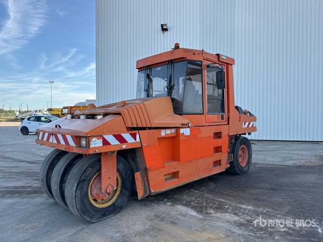 2001 Cat PS-300B 7 Wheel Compacteur Pneumatique ... Pneumatic Roller - مداحل الإطارات الهوائية: صور 2 2001 Cat PS-300B 7 Wheel Compacteur Pneumatique ... Pneumatic Roller - مداحل الإطارات الهوائية: صور 2