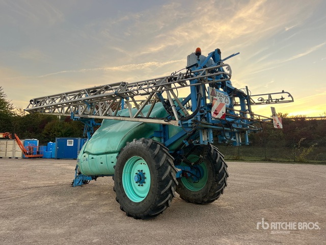 2008 Berthoud Tenor 55-60 DP Tronic 42 m High Clearance Pulverisate ... Pull-Type Sprayer - آلة الرش المقطورة: صور 4 2008 Berthoud Tenor 55-60 DP Tronic 42 m High Clearance Pulverisate ... Pull-Type Sprayer - آلة الرش المقطورة: صور 4