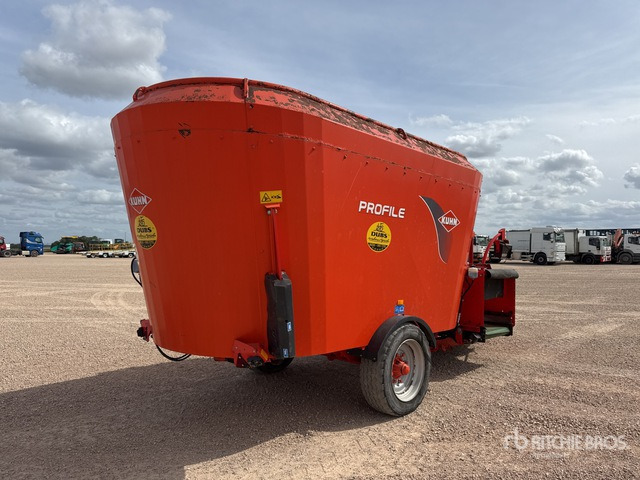 2011 Kuhn Profile 1880 Melangeuse Distributrice Livestock Feeder - آلة خلط وتوزيع الأعلاف: صور 4 2011 Kuhn Profile 1880 Melangeuse Distributrice Livestock Feeder - آلة خلط وتوزيع الأعلاف: صور 4