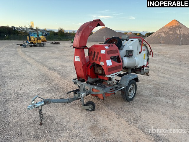 2014 Bugnot 55 BVN56 Broyeur A Vegetaux (Inoperable) Wood Chipper - ماكينة تقطيع الأغصان: صور 1 2014 Bugnot 55 BVN56 Broyeur A Vegetaux (Inoperable) Wood Chipper - ماكينة تقطيع الأغصان: صور 1