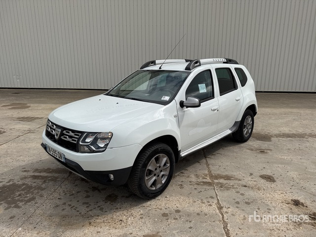 2015 DACIA Duster 4x4 Vehicule Utilitaire Cargo Van - سيارة: صور 2 2015 DACIA Duster 4x4 Vehicule Utilitaire Cargo Van - سيارة: صور 2