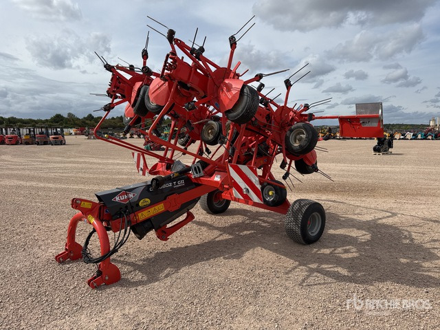 2015 Kuhn GF10802TGII 10.8 m Semi-Mount 10 Rotor Faneuse Hay Tedder - لمّامَة القش: صور 2 2015 Kuhn GF10802TGII 10.8 m Semi-Mount 10 Rotor Faneuse Hay Tedder - لمّامَة القش: صور 2