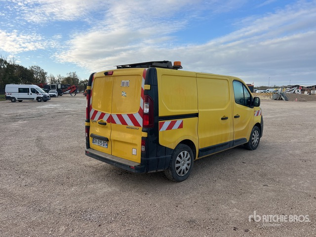 2015 Renault Trafic DCI 115 Vehicule Utilitaire Cargo Van - الشاحنات الصغيرة: صور 3 2015 Renault Trafic DCI 115 Vehicule Utilitaire Cargo Van - الشاحنات الصغيرة: صور 3