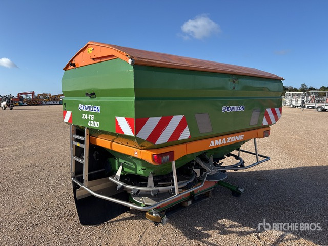 2017 Amazone ZA-TS 4200 54 m 3-Point 4200 L Epandeur A ... Fertilizer Spreader - آلة رش الأسمدة: صور 3 2017 Amazone ZA-TS 4200 54 m 3-Point 4200 L Epandeur A ... Fertilizer Spreader - آلة رش الأسمدة: صور 3
