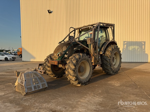 2017 Valtra T174 (Inoperable) 4WD Tractor - جرار: صور 2 2017 Valtra T174 (Inoperable) 4WD Tractor - جرار: صور 2