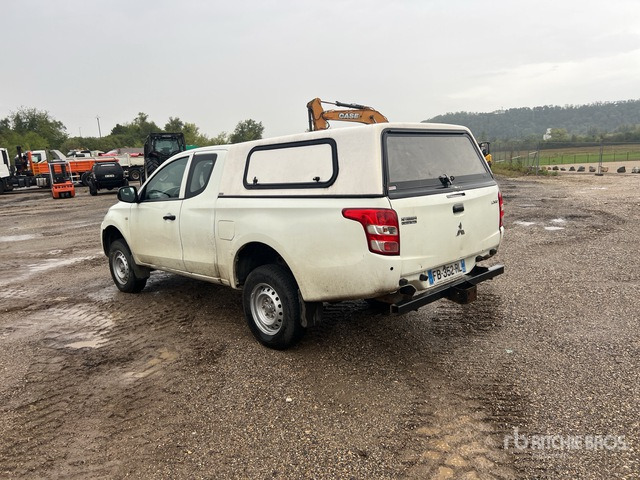 2018 Mitsubishi L200 4x4 Extended Cab (Inoperable) Pickup - شاحنة البيك أب: صور 4 2018 Mitsubishi L200 4x4 Extended Cab (Inoperable) Pickup - شاحنة البيك أب: صور 4