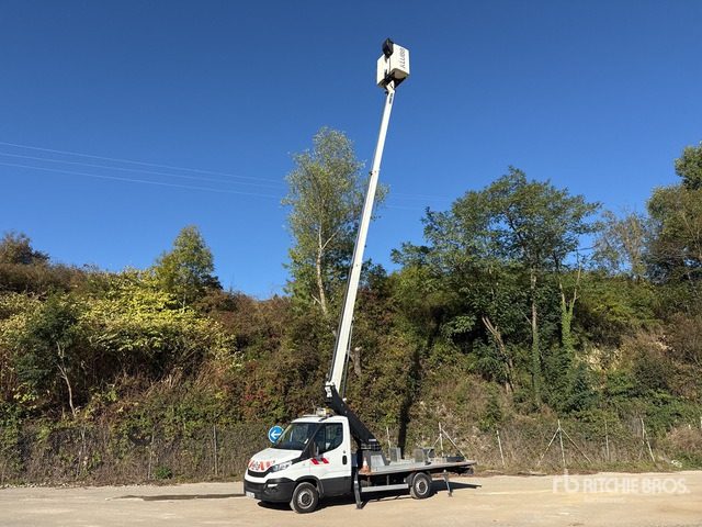 2019 Iveco Daily 2018 Klubb KT48 16 m on 4x2 Cam ... Bucket Truck - مصاعد الازدهار محمولة على شاحنة: صور 3 2019 Iveco Daily 2018 Klubb KT48 16 m on 4x2 Cam ... Bucket Truck - مصاعد الازدهار محمولة على شاحنة: صور 3