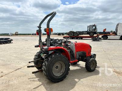 KUBOTA Tracteur Utilitaire - جرار صغير: صور 3 KUBOTA Tracteur Utilitaire - جرار صغير: صور 3