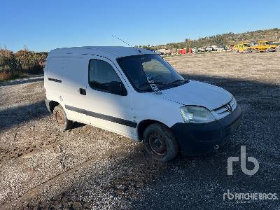 PEUGEOT PARTNER Vehicule Utilitaire (Inoperable) - فان: صور 4 PEUGEOT PARTNER Vehicule Utilitaire (Inoperable) - فان: صور 4