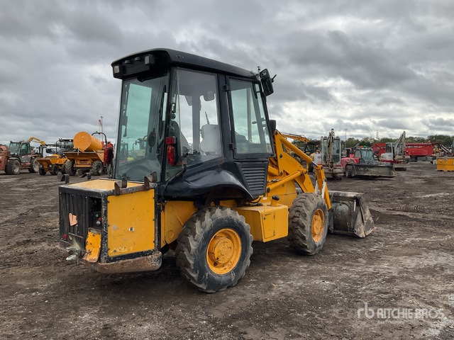 2005 JCB 2CX Utility Tractor - جرار: صور 4 2005 JCB 2CX Utility Tractor - جرار: صور 4