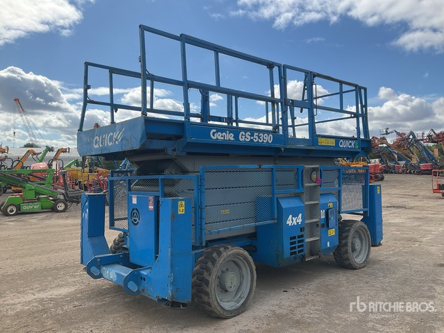 2007 Genie GS5390 4x4 Diesel Scissor Lift - رافعات مقصية: صور 1 2007 Genie GS5390 4x4 Diesel Scissor Lift - رافعات مقصية: صور 1