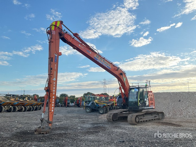 2014 Hitachi ZX225USLC-5 Long Reach Tracked Excavator - حفارات زحافة: صور 3 2014 Hitachi ZX225USLC-5 Long Reach Tracked Excavator - حفارات زحافة: صور 3