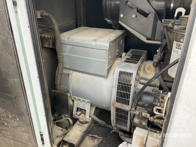 2015 Sdmo R110C3 2015 Sdmo R110 Generator Set Generator Set - مجموعة المولدات: صور 5 2015 Sdmo R110C3 2015 Sdmo R110 Generator Set Generator Set - مجموعة المولدات: صور 5