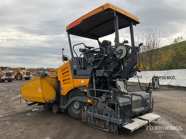 2015 Vogele Super 1303-3i Wheel Asphalt Paver - العامل بالقار: صور 3 2015 Vogele Super 1303-3i Wheel Asphalt Paver - العامل بالقار: صور 3