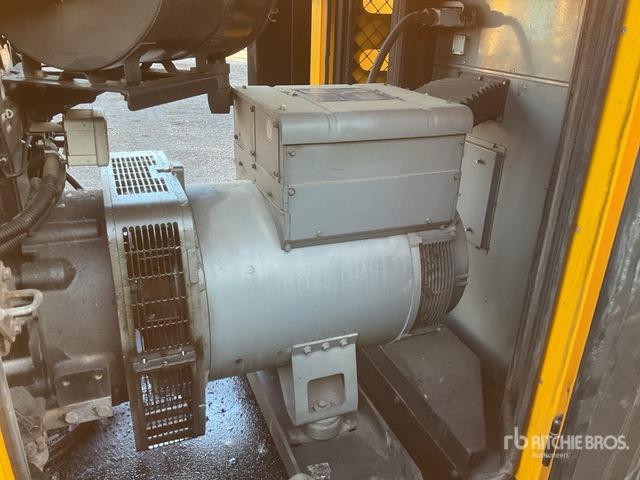 Sdmo R165 Generator Set - مجموعة المولدات: صور 5 Sdmo R165 Generator Set - مجموعة المولدات: صور 5