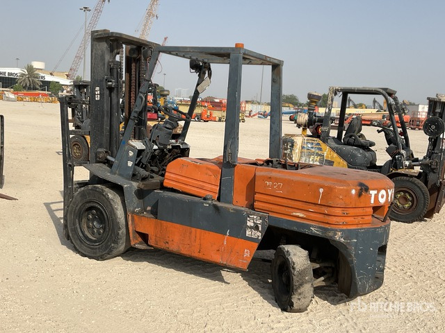 1995 Toyota 5FDA50 5 ton (Inoperable) Forklift - رافعة شوكية ديزل: صور 4 1995 Toyota 5FDA50 5 ton (Inoperable) Forklift - رافعة شوكية ديزل: صور 4