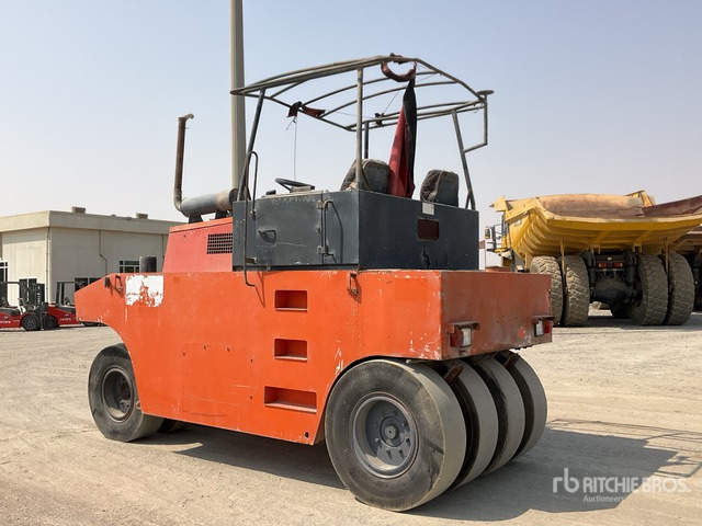 2001 Hamm GRW18 8 Wheel Pneumatic Roller - مداحل الإطارات الهوائية: صور 3 2001 Hamm GRW18 8 Wheel Pneumatic Roller - مداحل الإطارات الهوائية: صور 3