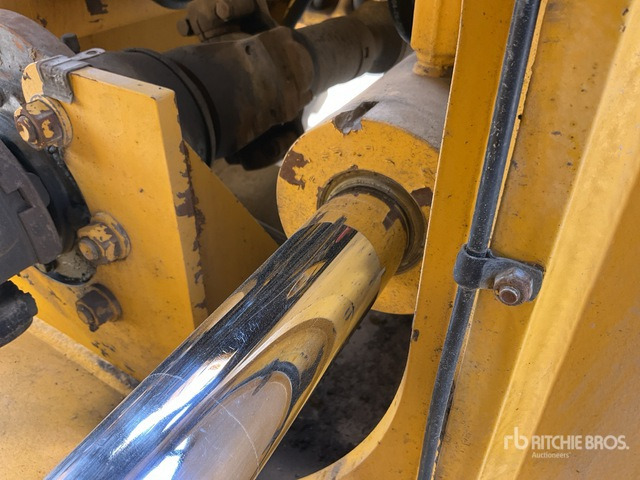 2004 Komatsu WA500-3 - اللودر بعجل: صور 5 2004 Komatsu WA500-3 - اللودر بعجل: صور 5
