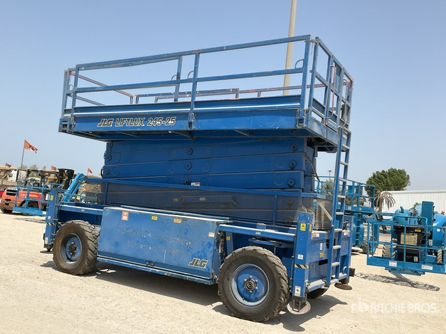 2005 JLG MEWP 245-25 4x4 Diesel Scissor Lift - رافعات مقصية: صور 1 2005 JLG MEWP 245-25 4x4 Diesel Scissor Lift - رافعات مقصية: صور 1