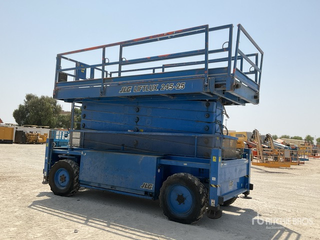 2005 JLG MEWP 245-25 4x4 Diesel Scissor Lift - رافعات مقصية: صور 4 2005 JLG MEWP 245-25 4x4 Diesel Scissor Lift - رافعات مقصية: صور 4