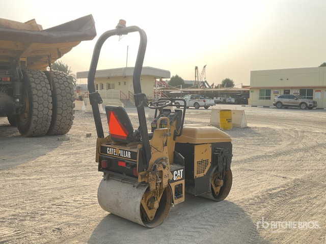 2006 Cat CB114 - مدحلة: صور 3 2006 Cat CB114 - مدحلة: صور 3