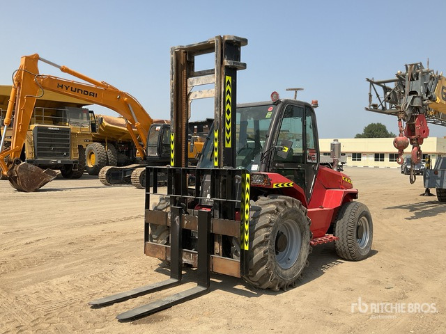 2007 Manitou M50-4 4x4 Rough Terrain Forklift - شاحنات الطرق الوعرة: صور 2 2007 Manitou M50-4 4x4 Rough Terrain Forklift - شاحنات الطرق الوعرة: صور 2