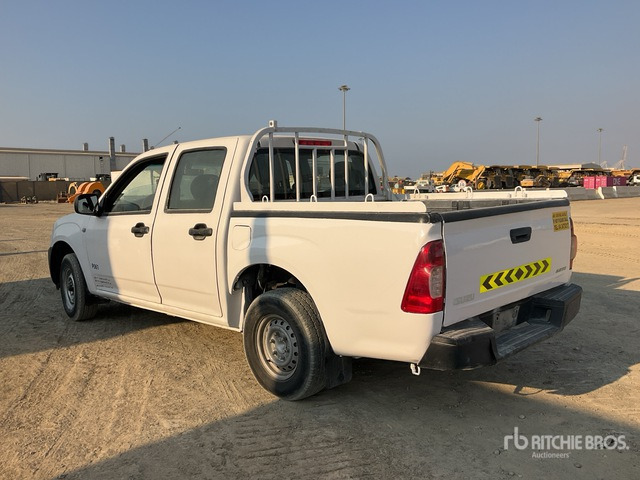2008 Isuzu D-Max 4x2 Crew Cab Pickup - شاحنة البيك أب: صور 2 2008 Isuzu D-Max 4x2 Crew Cab Pickup - شاحنة البيك أب: صور 2