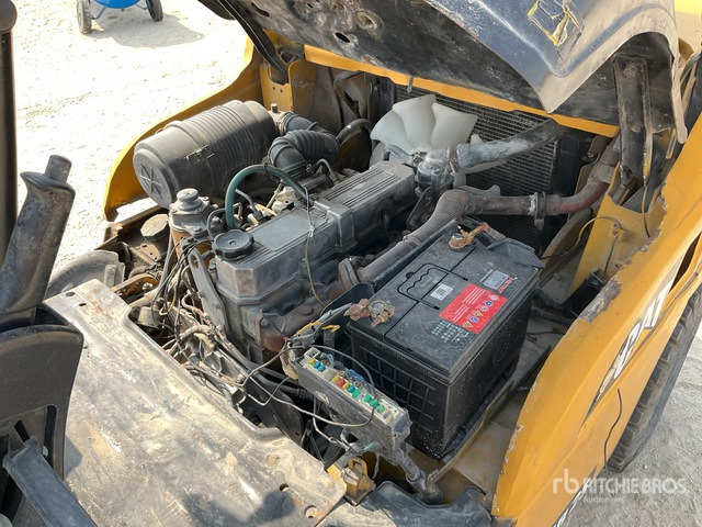 2010 Cat DP25NT 2.5 ton Forklift - رافعة شوكية ديزل: صور 5 2010 Cat DP25NT 2.5 ton Forklift - رافعة شوكية ديزل: صور 5