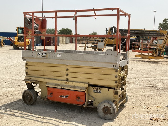2010 JLG 3246ES Electric Scissor Lift - رافعات مقصية: صور 3 2010 JLG 3246ES Electric Scissor Lift - رافعات مقصية: صور 3