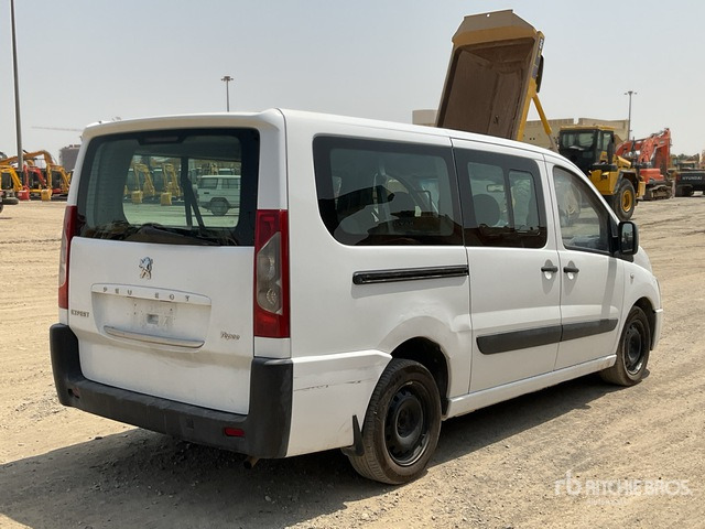 2010 Peugeot Expert Tepee - ميكروباص: صور 3 2010 Peugeot Expert Tepee - ميكروباص: صور 3