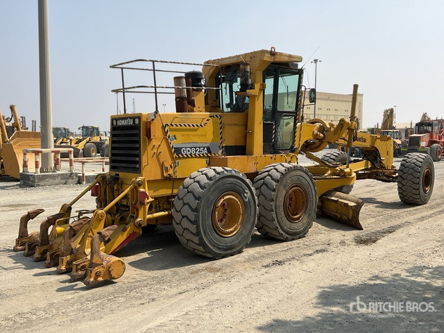 2011 Komatsu GD825A-2 Motor Grader - آلة تسوية الأرض: صور 5 2011 Komatsu GD825A-2 Motor Grader - آلة تسوية الأرض: صور 5