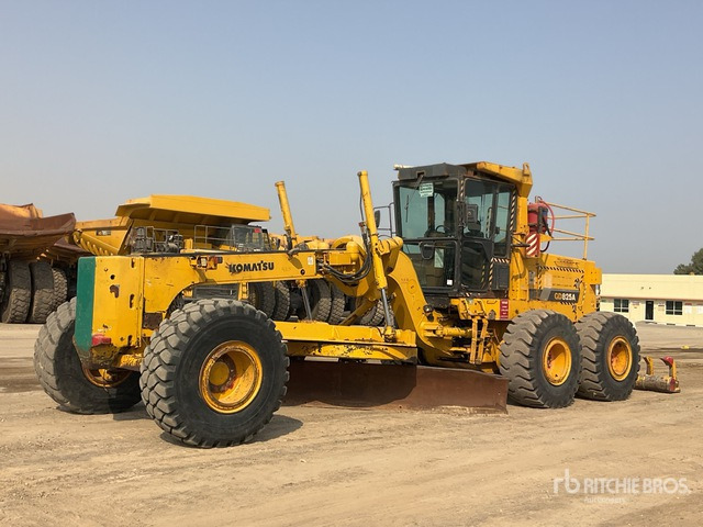 2011 Komatsu GD825A-2 - آلة تسوية الأرض: صور 1 2011 Komatsu GD825A-2 - آلة تسوية الأرض: صور 1
