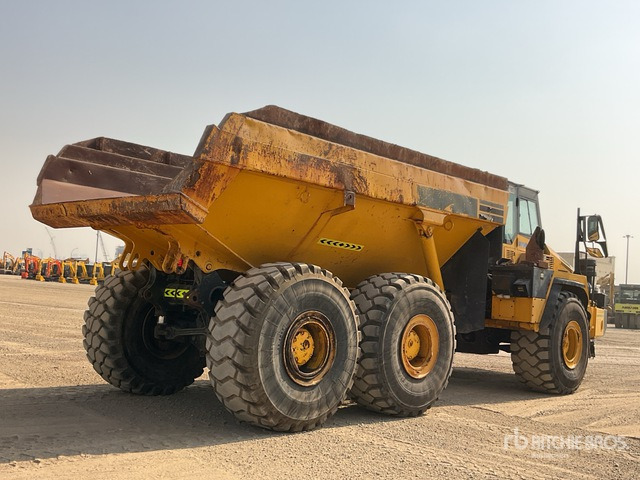 2011 Komatsu HM400-2R Articulated Dump Truck - شاحنة مفصلية: صور 3 2011 Komatsu HM400-2R Articulated Dump Truck - شاحنة مفصلية: صور 3