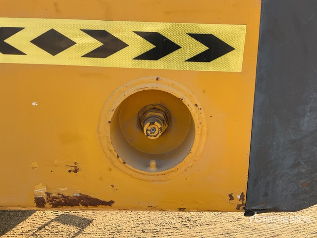 2011 Komatsu HM400-2R Articulated Dump Truck - شاحنة مفصلية: صور 4 2011 Komatsu HM400-2R Articulated Dump Truck - شاحنة مفصلية: صور 4