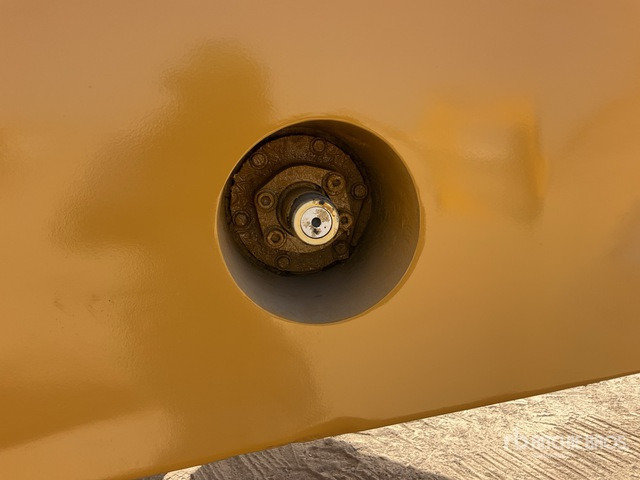 2012 Cat 740B Articulated Dump Truck - شاحنة مفصلية: صور 5 2012 Cat 740B Articulated Dump Truck - شاحنة مفصلية: صور 5