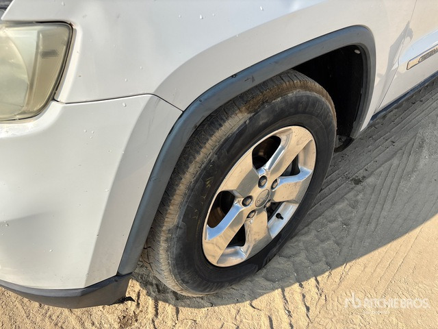 2012 Jeep Grand Cherokee 4x4 SUV - سيارة دفع رباعي: صور 4 2012 Jeep Grand Cherokee 4x4 SUV - سيارة دفع رباعي: صور 4