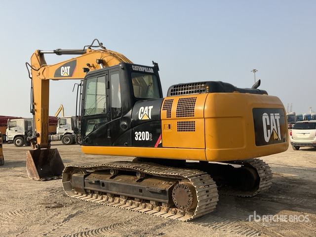 2013 Cat 320D2 - حفارات زحافة: صور 3 2013 Cat 320D2 - حفارات زحافة: صور 3