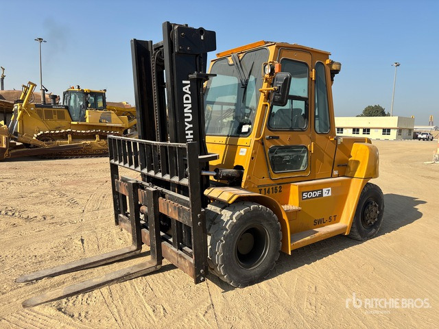 2013 Hyundai 50DF-7 5 ton Forklift - رافعة شوكية ديزل: صور 1 2013 Hyundai 50DF-7 5 ton Forklift - رافعة شوكية ديزل: صور 1