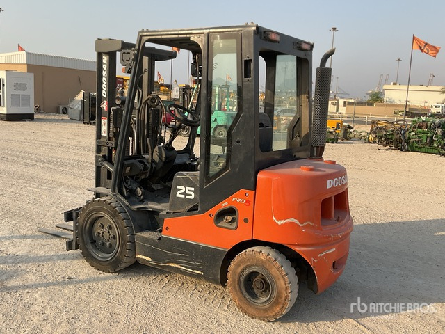 2014 Doosan D25S-2 2.5 ton Forklift - رافعة شوكية ديزل: صور 5 2014 Doosan D25S-2 2.5 ton Forklift - رافعة شوكية ديزل: صور 5