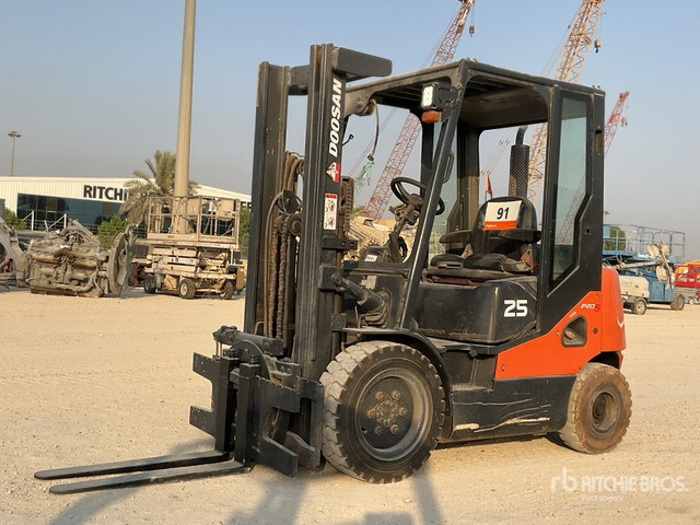2014 Doosan D25S-2 2.5 ton Forklift - رافعة شوكية ديزل: صور 2 2014 Doosan D25S-2 2.5 ton Forklift - رافعة شوكية ديزل: صور 2