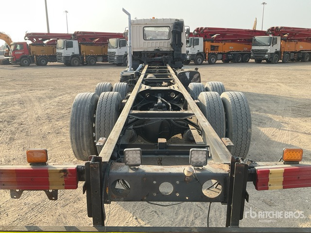 2014 FAW CA1313P 8x4 Twin-Steer Cab and Chassis - الشاسيه شاحنة: صور 5 2014 FAW CA1313P 8x4 Twin-Steer Cab and Chassis - الشاسيه شاحنة: صور 5