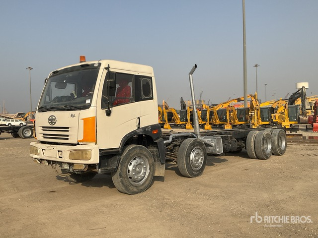 2014 FAW CA1313P 8x4 Twin-Steer Cab and Chassis - الشاسيه شاحنة: صور 2 2014 FAW CA1313P 8x4 Twin-Steer Cab and Chassis - الشاسيه شاحنة: صور 2