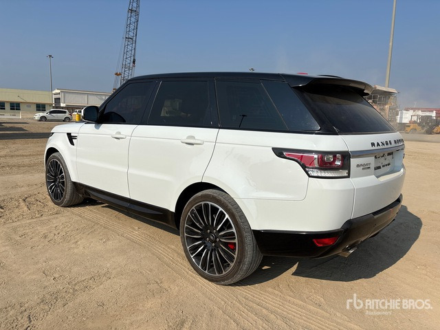 2015 Land Rover Range Rover AWD SUV - سيارة دفع رباعي: صور 2 2015 Land Rover Range Rover AWD SUV - سيارة دفع رباعي: صور 2