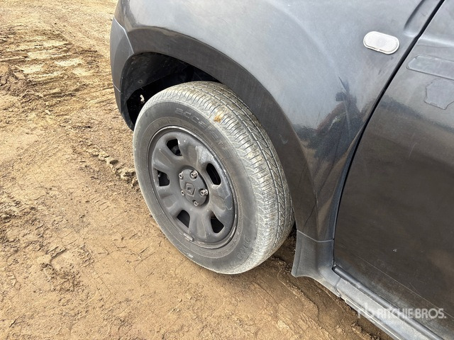 2015 Renault Duster 2WD SUV - سيارة دفع رباعي: صور 4 2015 Renault Duster 2WD SUV - سيارة دفع رباعي: صور 4