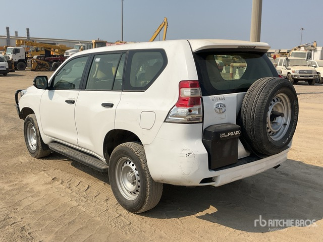 2015 Toyota Prado TX 150L 4x4 SUV - سيارة دفع رباعي: صور 4 2015 Toyota Prado TX 150L 4x4 SUV - سيارة دفع رباعي: صور 4